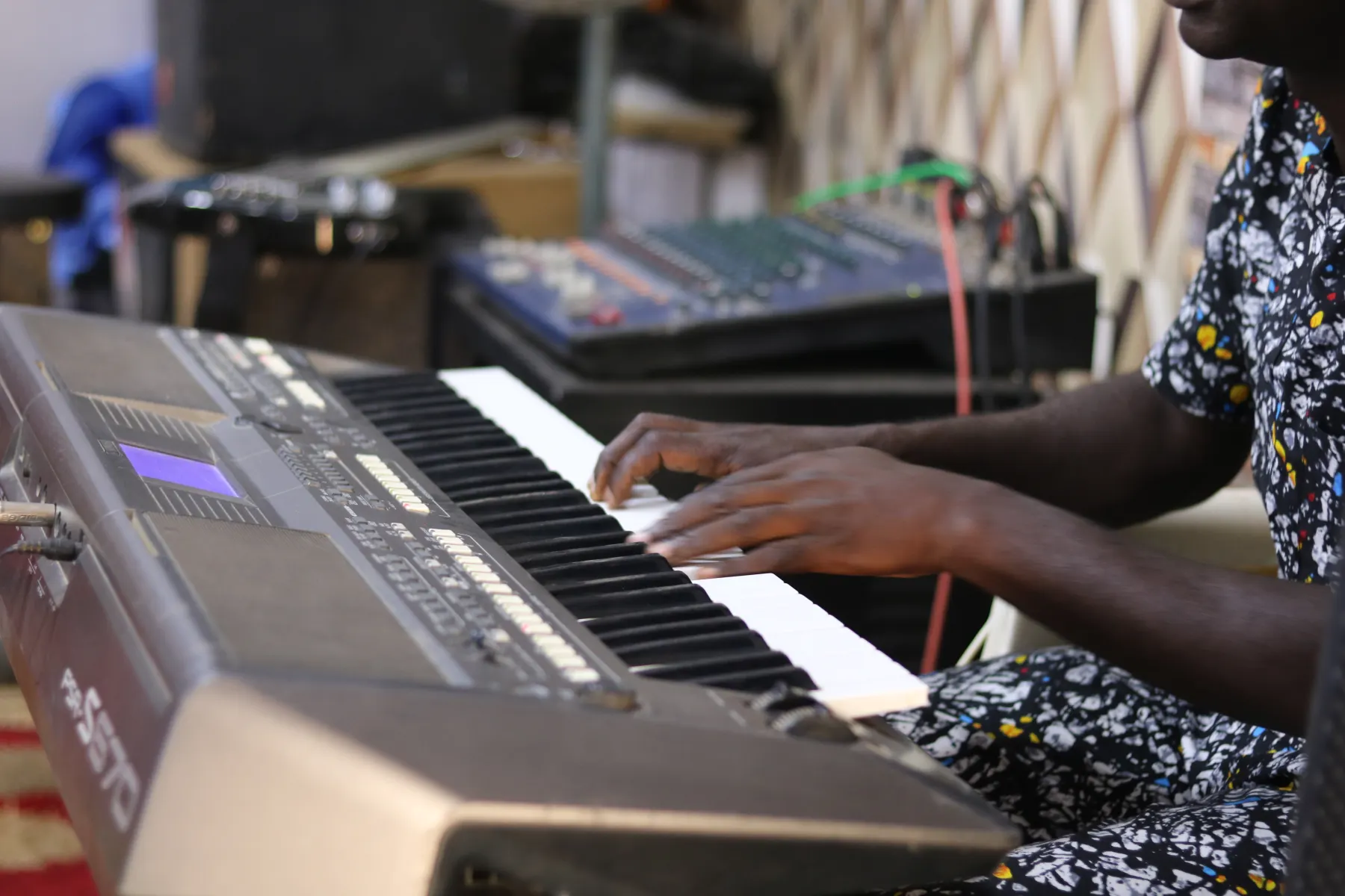 Praise and worship service musicians
